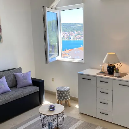 Tihana شقة تروغير