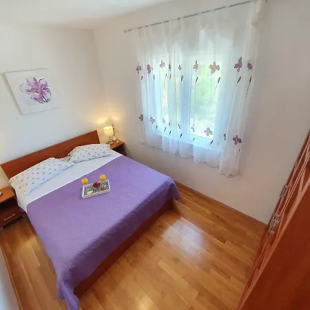 Tihana شقة تروغير