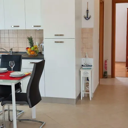 Tihana * 特罗吉尔