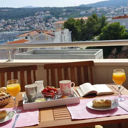 Tihana 公寓 特罗吉尔